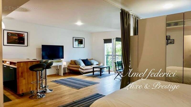 Appartement à NEUILLY-SUR-SEINE