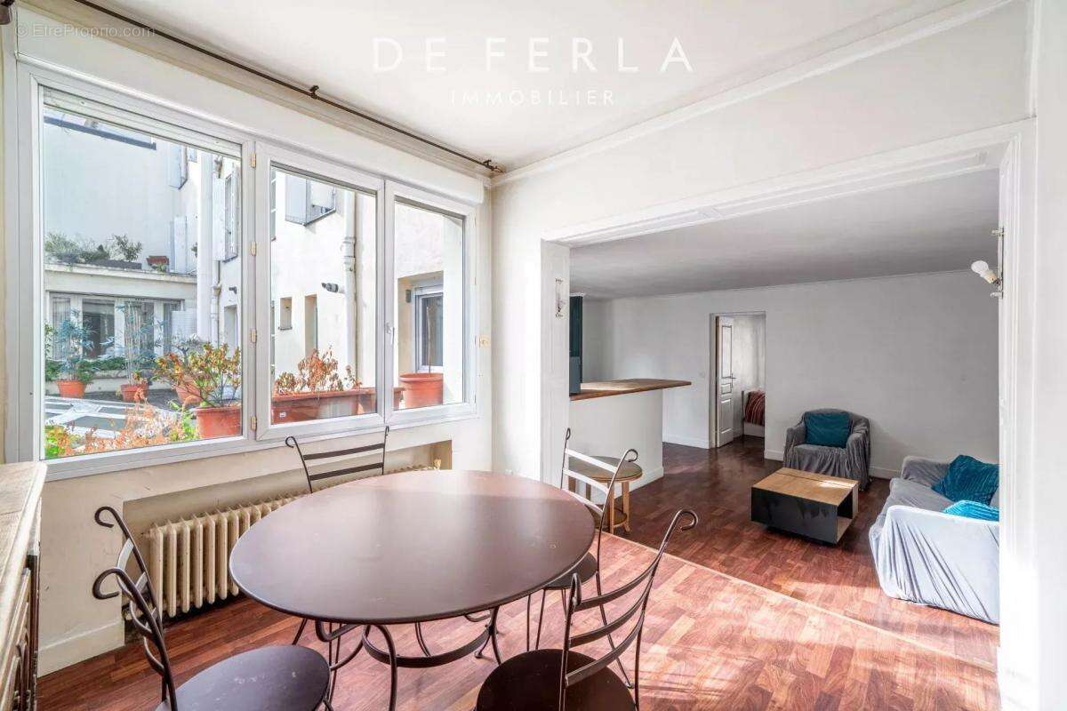 Appartement à PARIS-7E