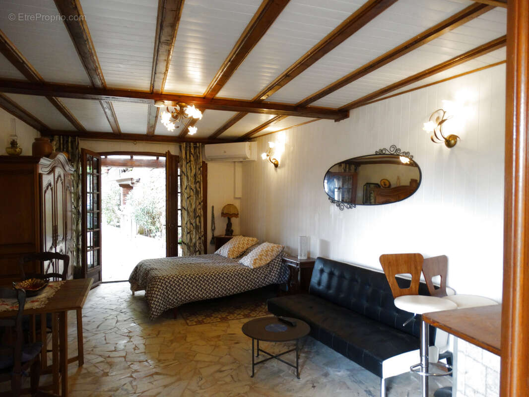 Commerce à TALUYERS