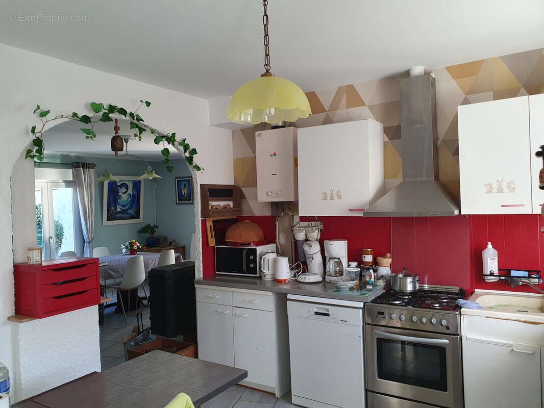 Maison à SAINT-GEORGES-DES-COTEAUX