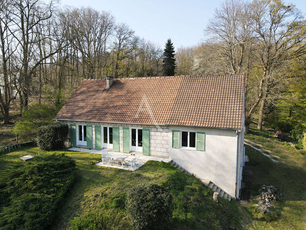 Maison à LE VAL-SAINT-GERMAIN