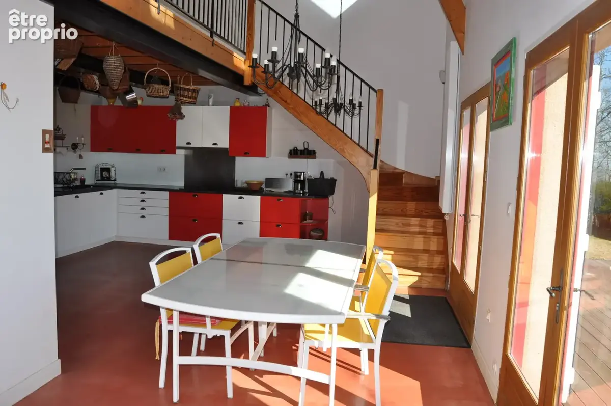 Belle villa atypique de 165 m2, avec une parcelle de terrain de 12327 m2 - photo 4