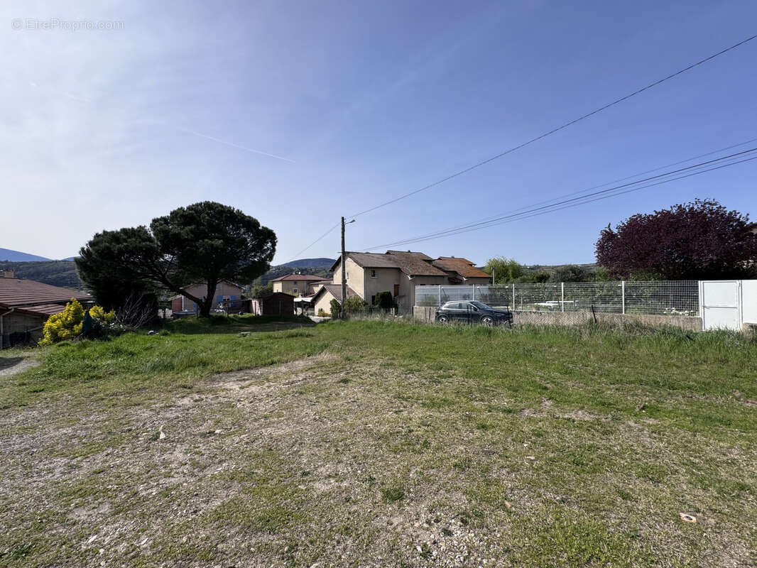 Terrain à SAINT-CLAIR-DU-RHONE