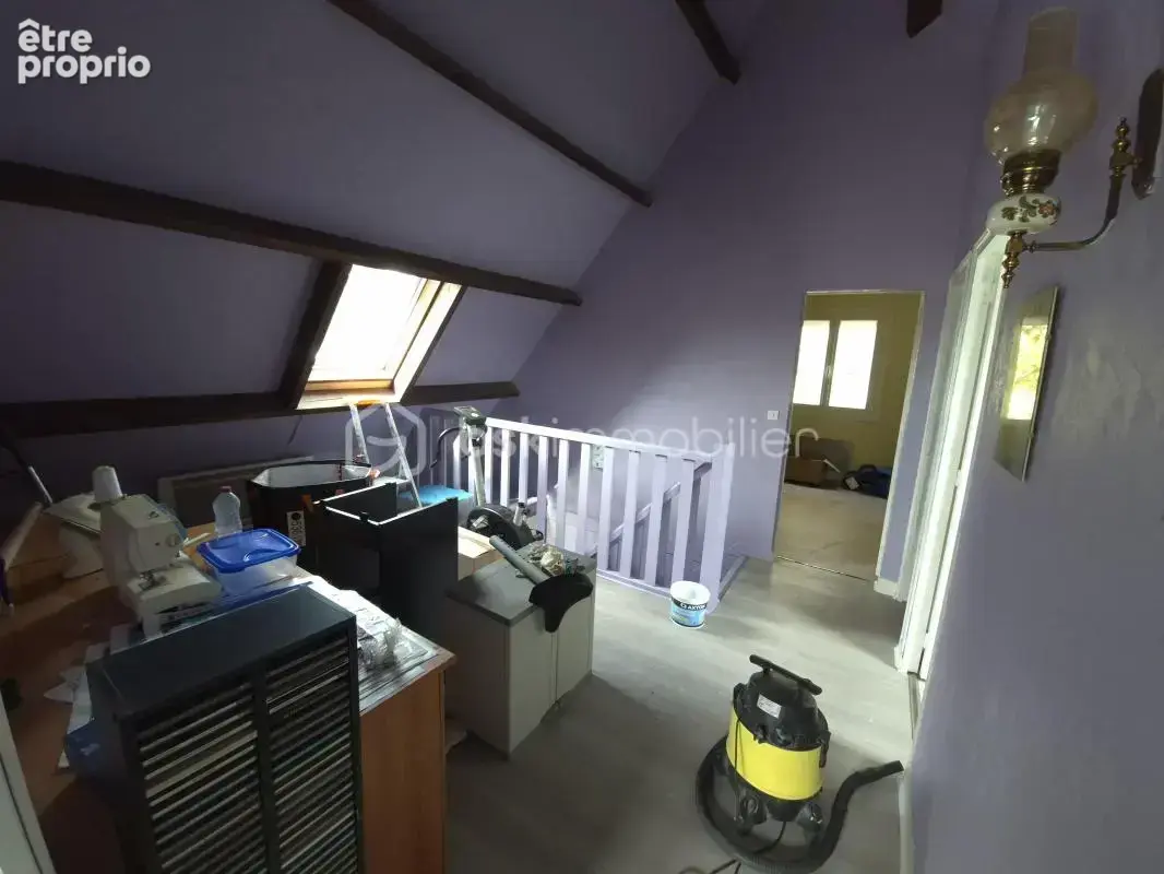 Maison familiale avec grand terrain, garage et dépendance - photo 21