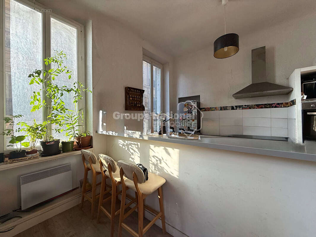 Appartement à MARSEILLE-1E