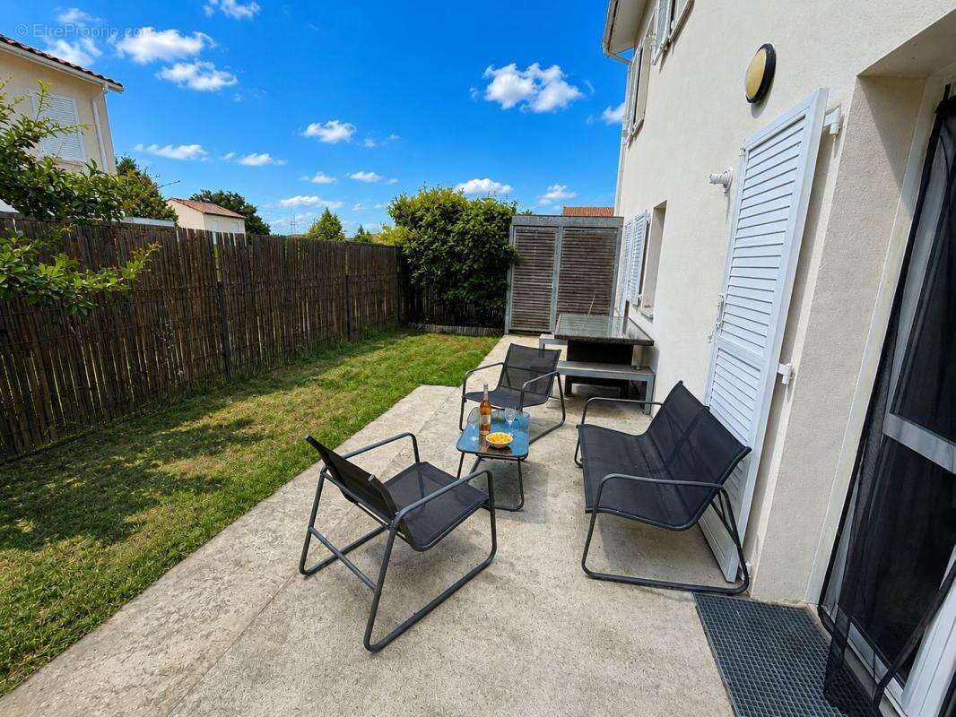 Appartement à LA SALVETAT-SAINT-GILLES