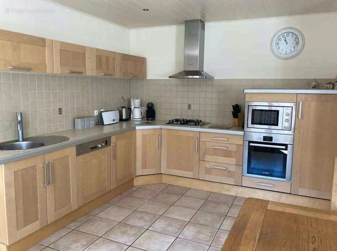 Maison à SALLES-COURBATIES