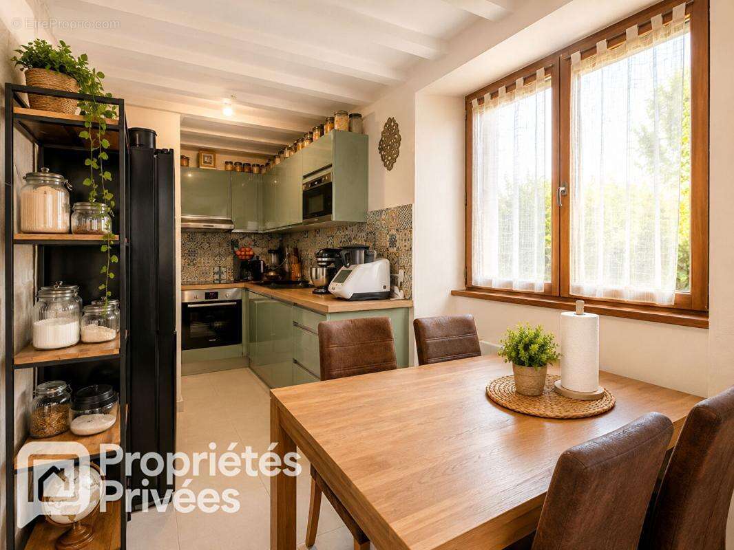Appartement à PERON