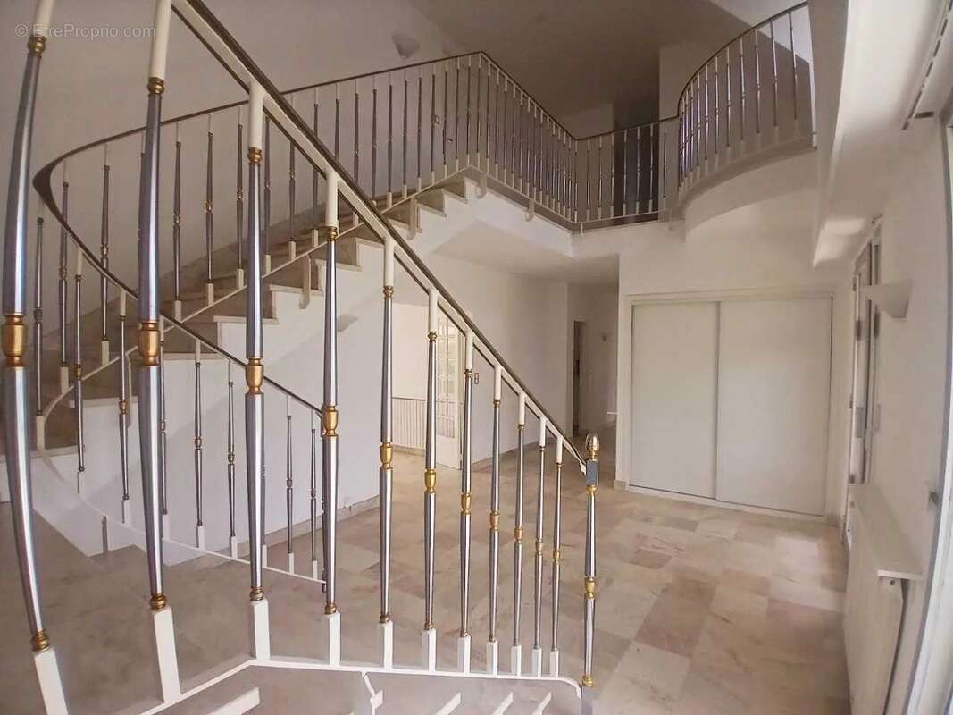Maison à SAINT-SEBASTIEN-SUR-LOIRE