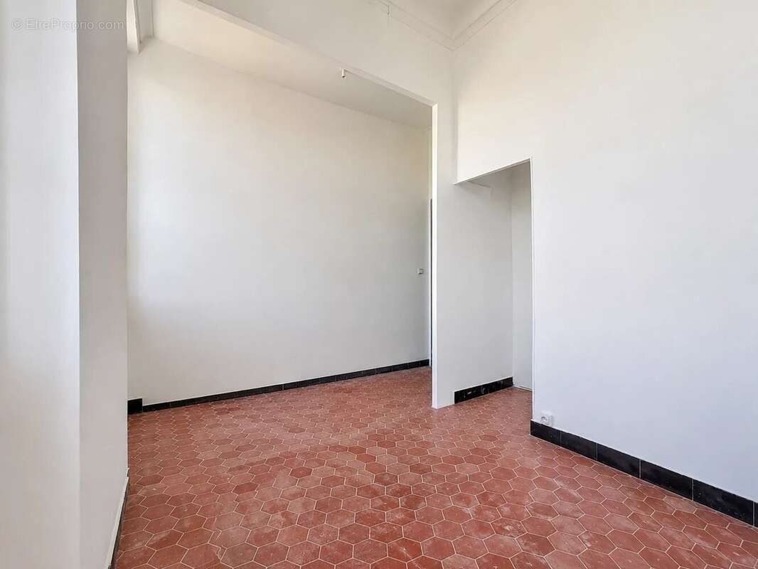 Jolie maison de ville à rénover de 107m2 avec 30m2 d'extérieur et parking - photo 19