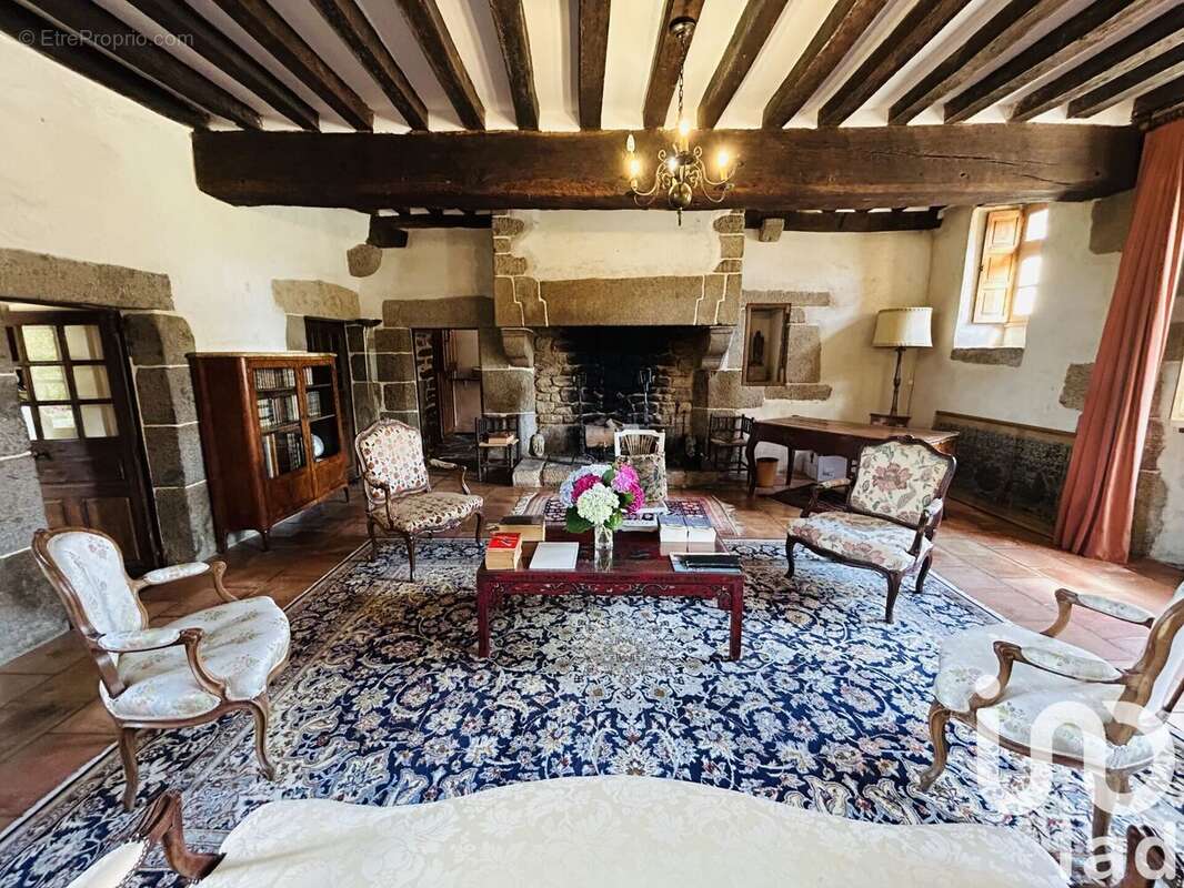 Photo 2 - Maison à LES CHERIS