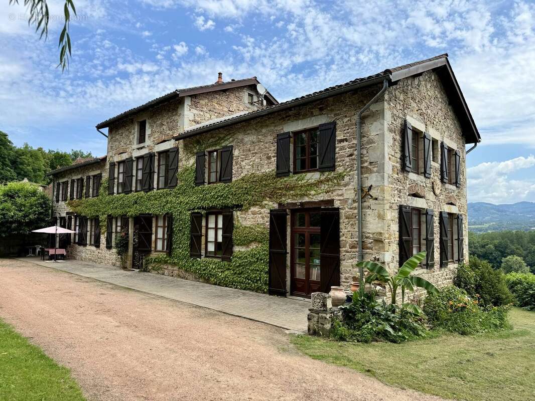 Maison à NERONDE-SUR-DORE