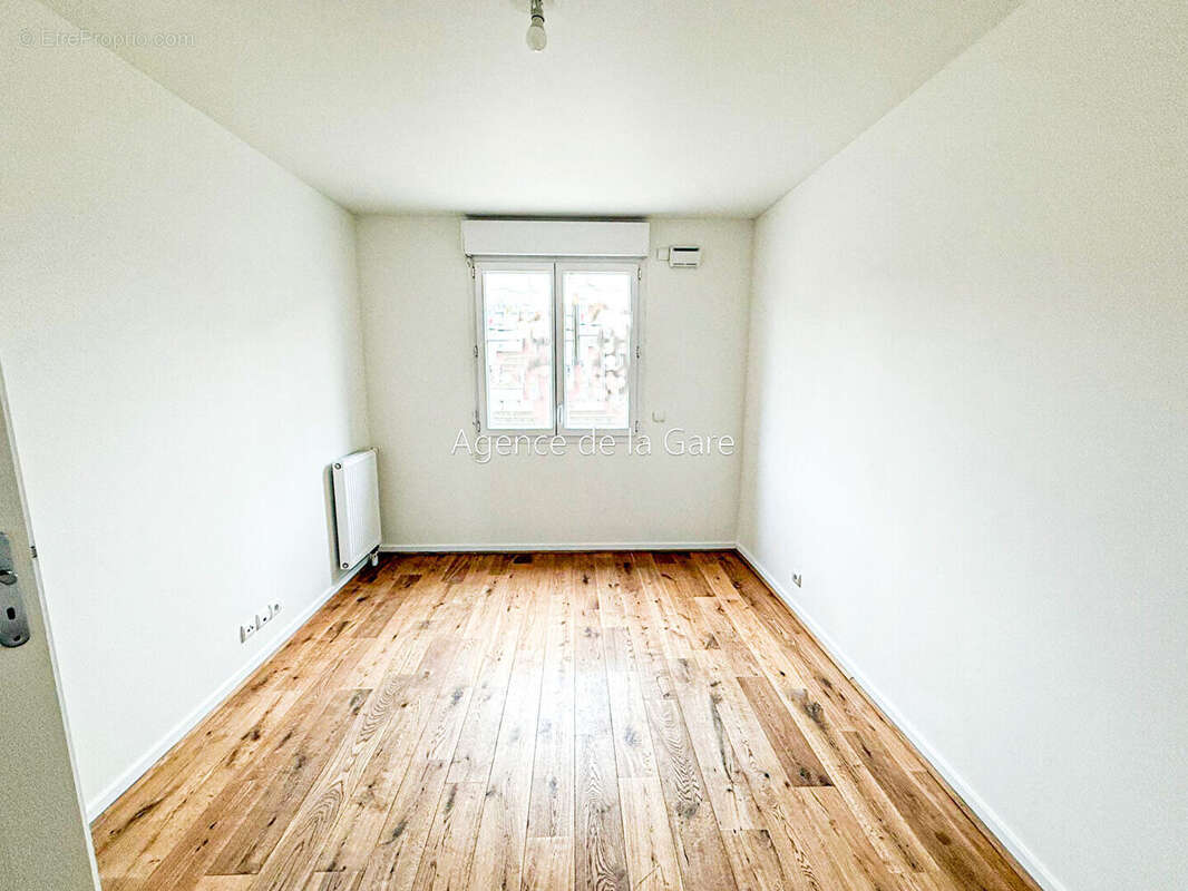 Appartement à SARTROUVILLE