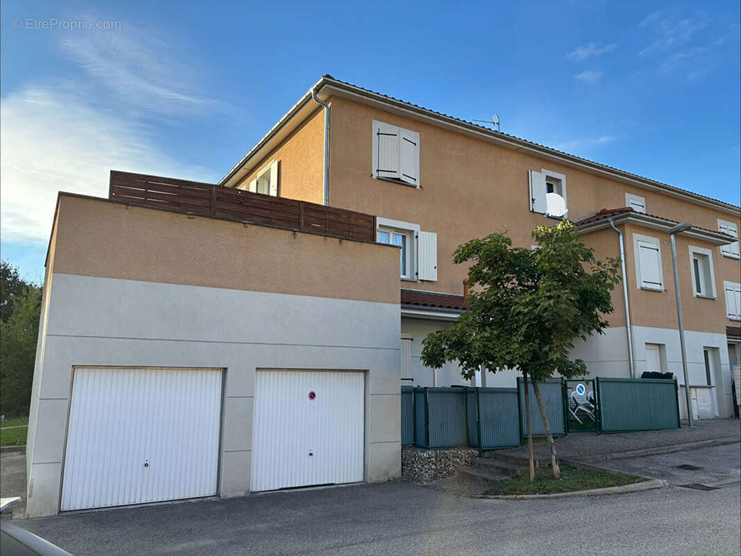 Appartement à PONT-DE-CHERUY