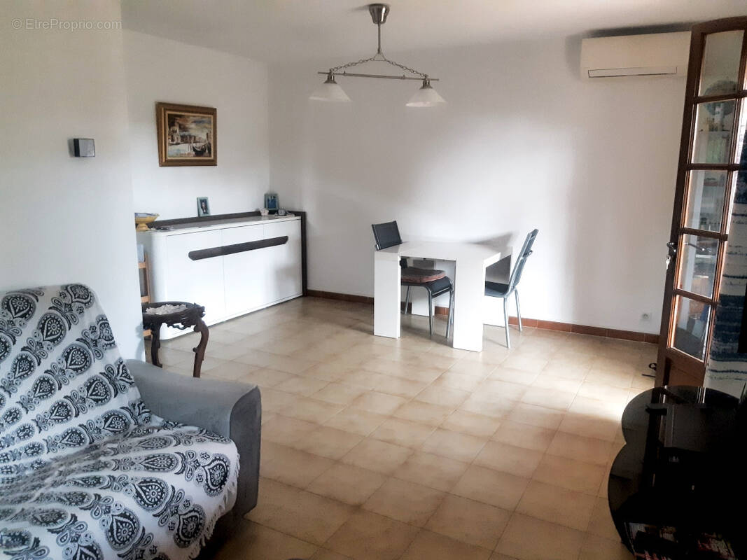 Appartement à CARQUEIRANNE