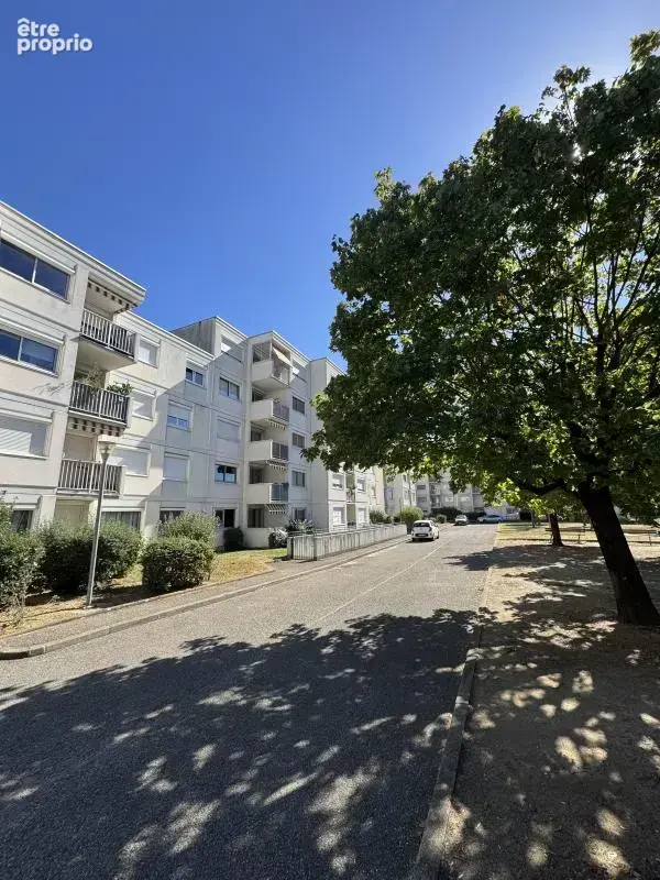Appartement 4 pièces Saint Priest - 179000 € - photo 8