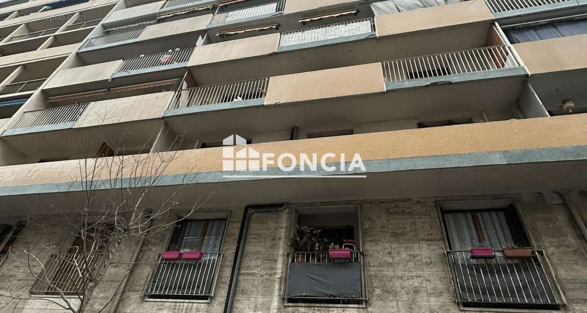 Appartement à MARSEILLE-3E