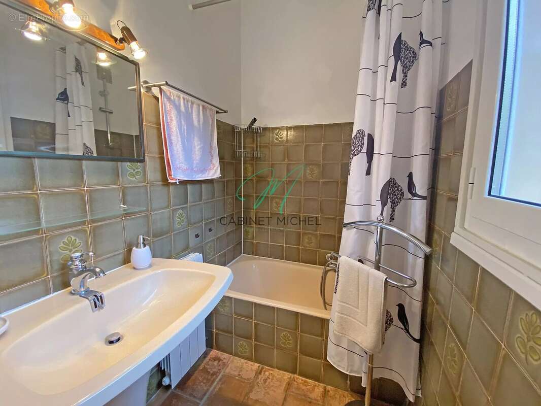 Maison à ROQUEFORT-LES-PINS