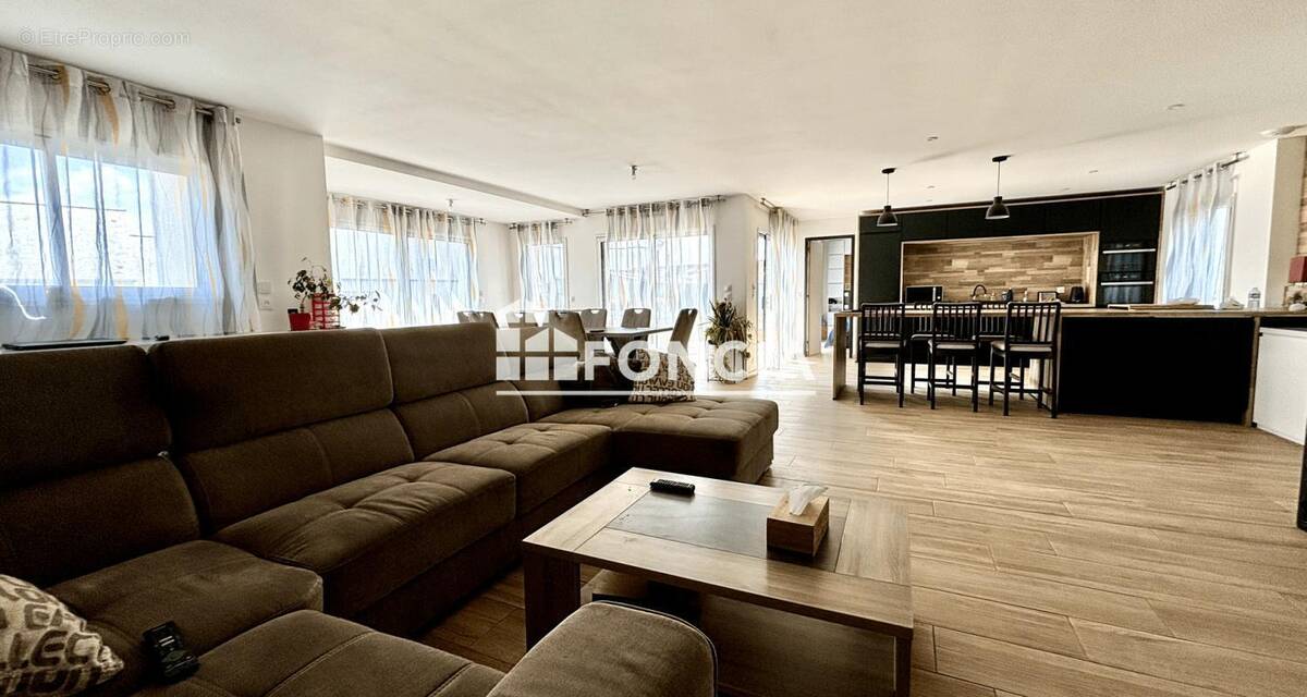 Maison à CONFORT-MEILARS