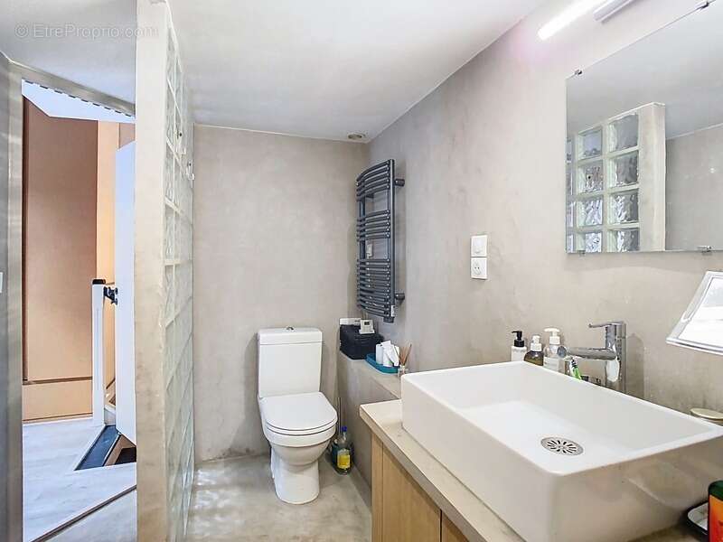 Appartement à PARIS-20E