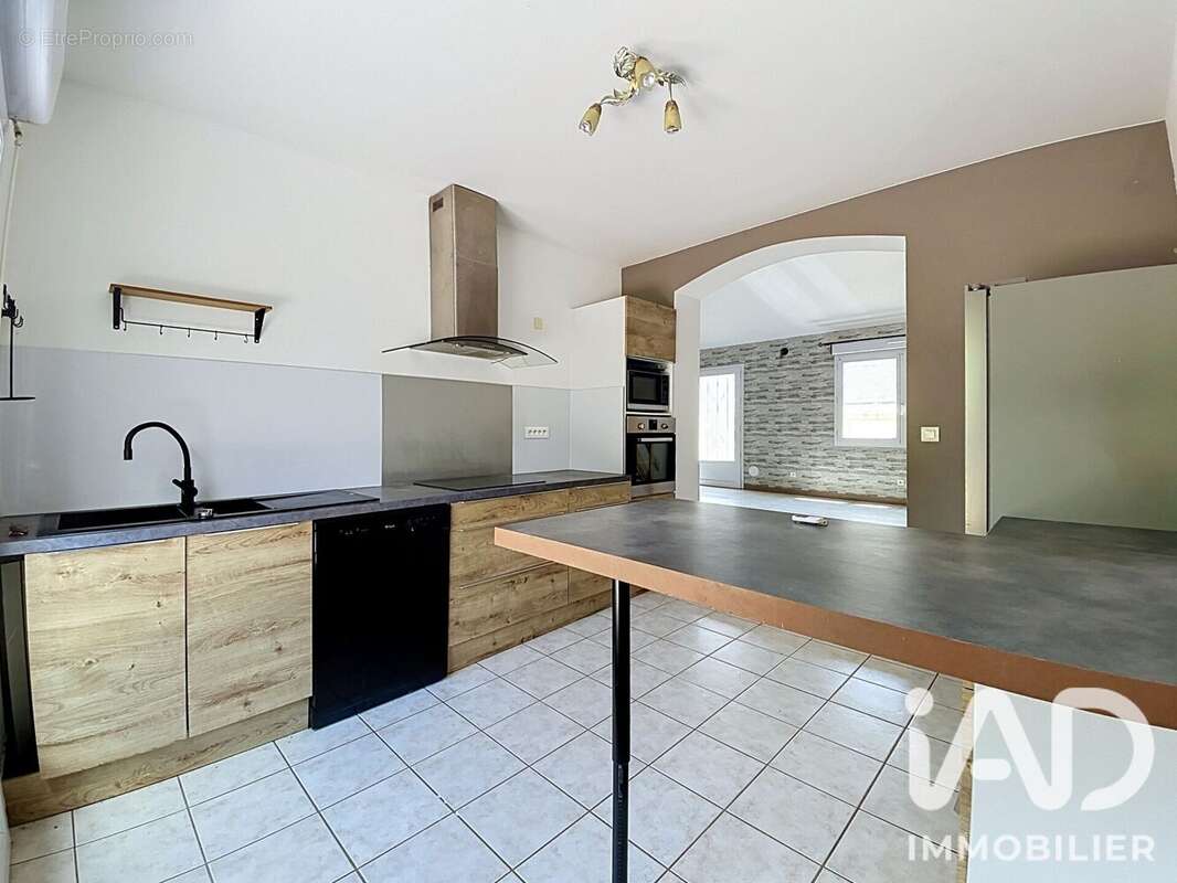 Maison 91 m² à Grandchamps-Des-Fontaines  - photo 3