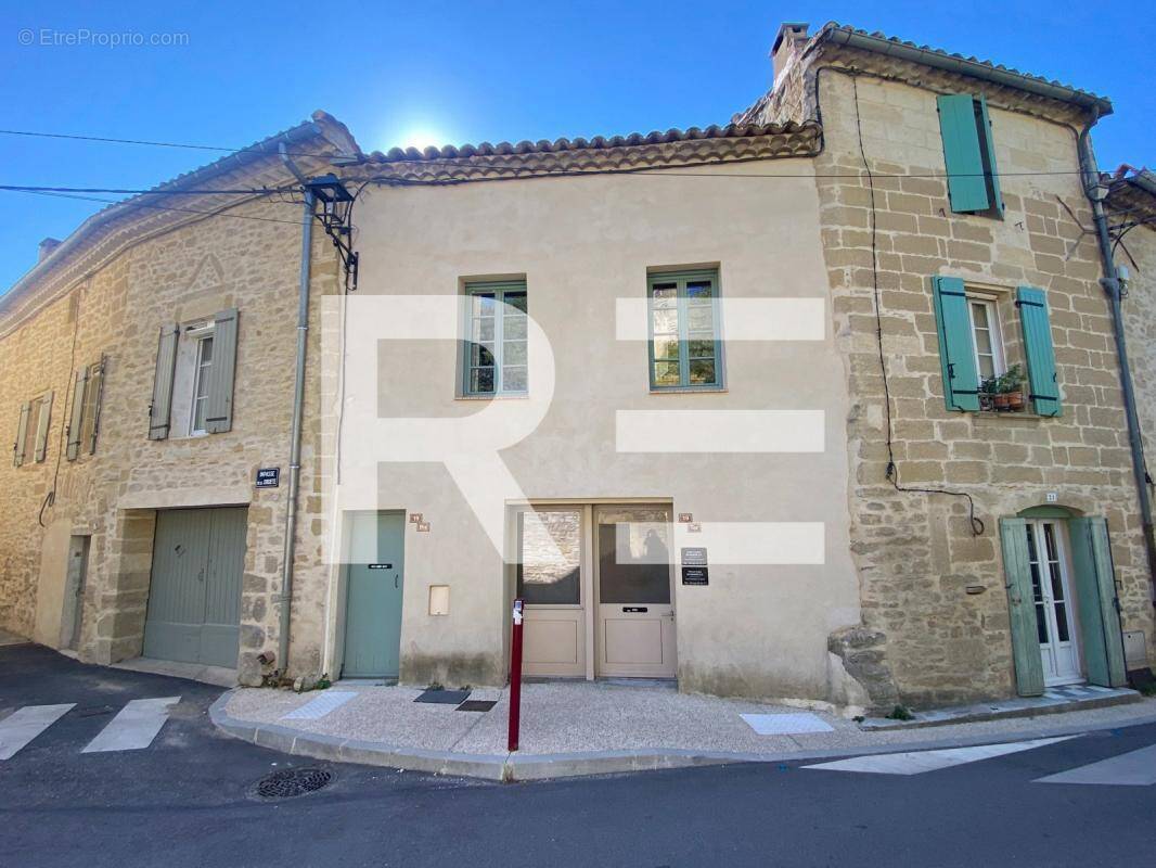 Commerce à MONTAREN-ET-SAINT-MEDIERS