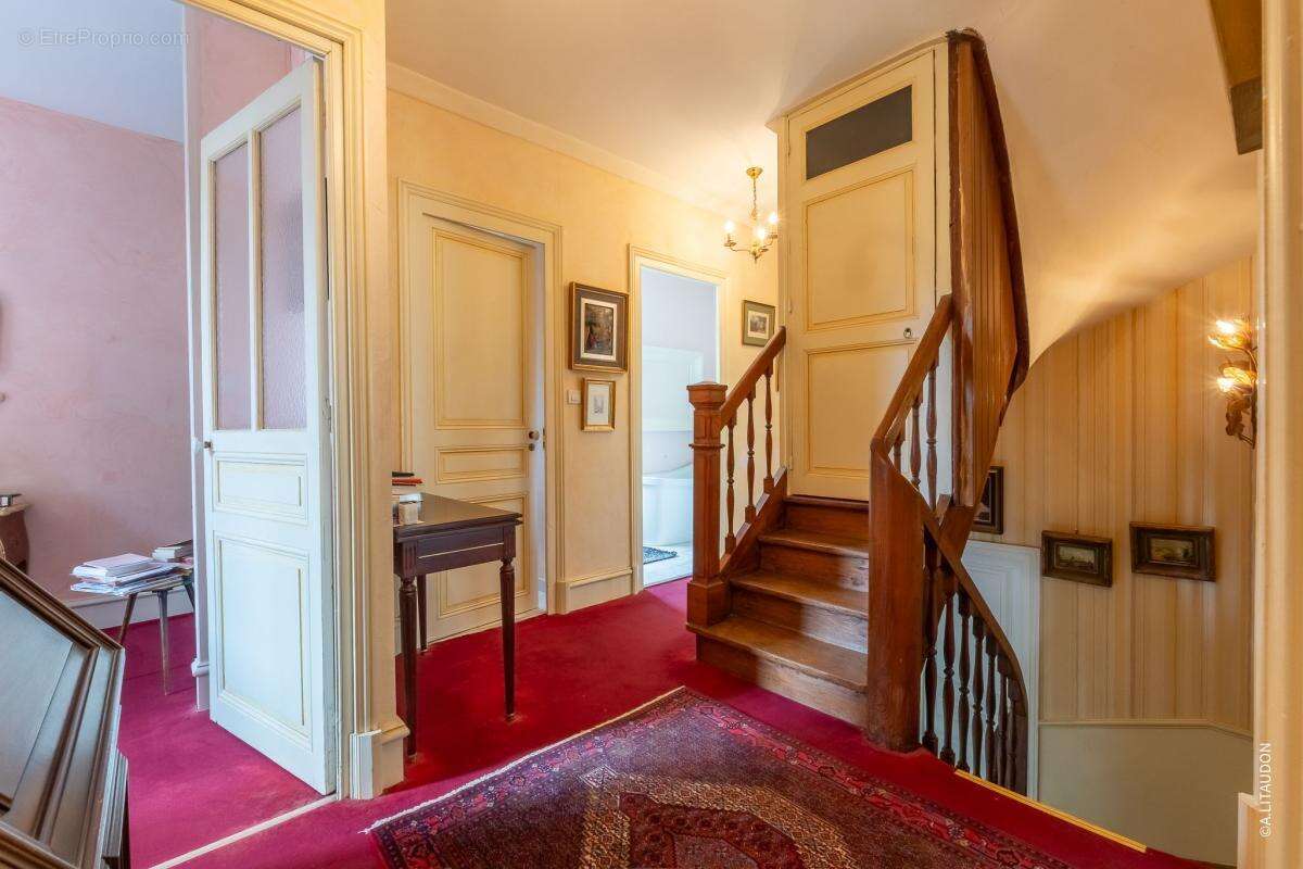 Rare à la vente – Centre de Mâcon - Belle demeure avec terrain constructible - photo 10
