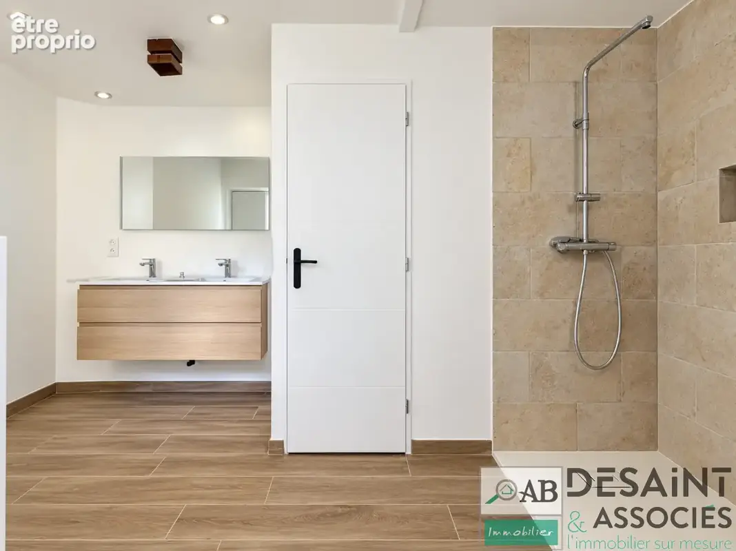 Maison de plain-pied à vendre à Crécy La Chapelle   115 m2 - photo 8