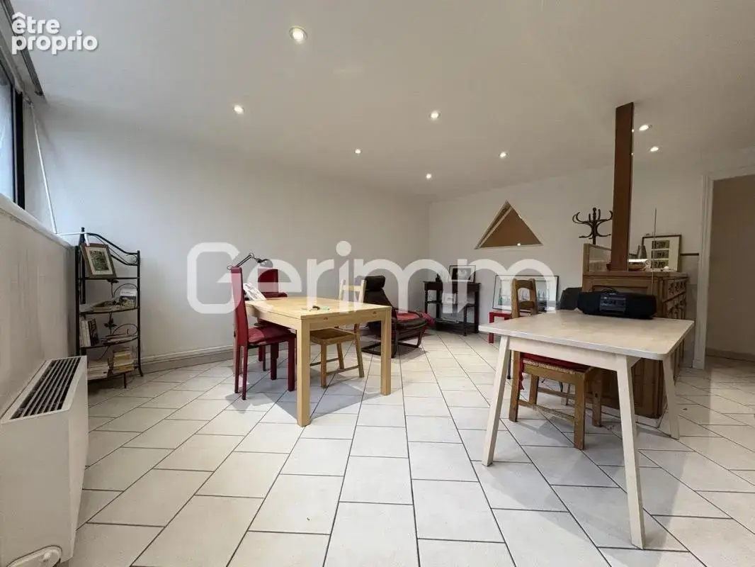 Vente - Appartement - 3 pièces + cuisine - 67 m² - 69 000 € - - photo 2