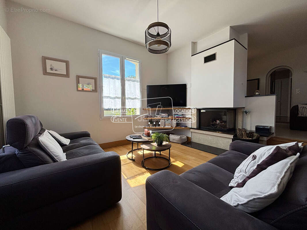 Maison à SAINT-JULIEN-DE-CONCELLES