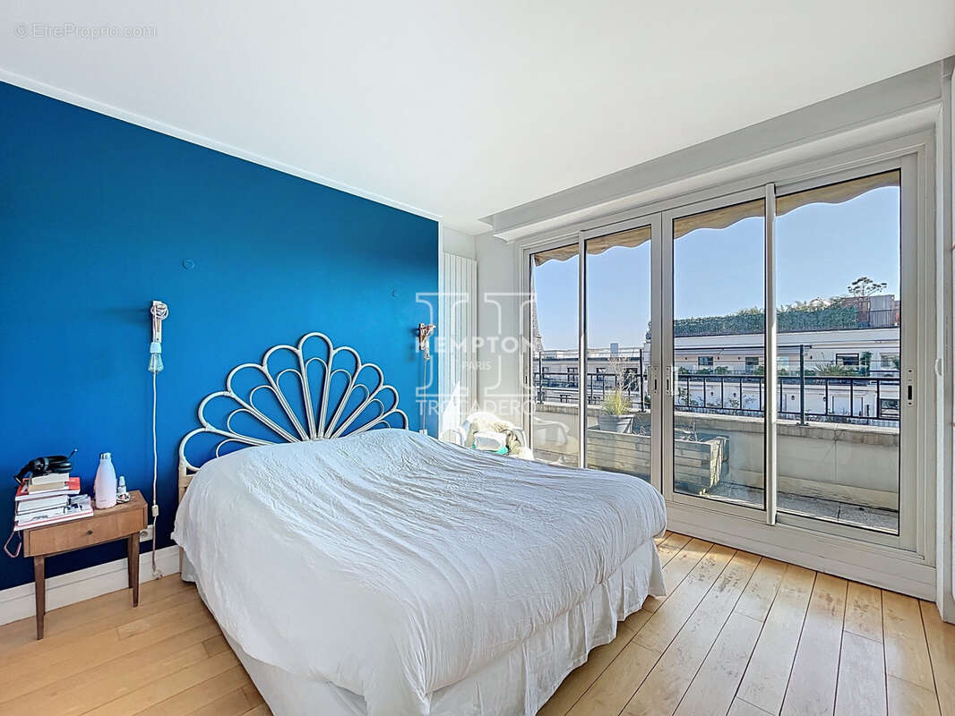 Appartement à PARIS-16E