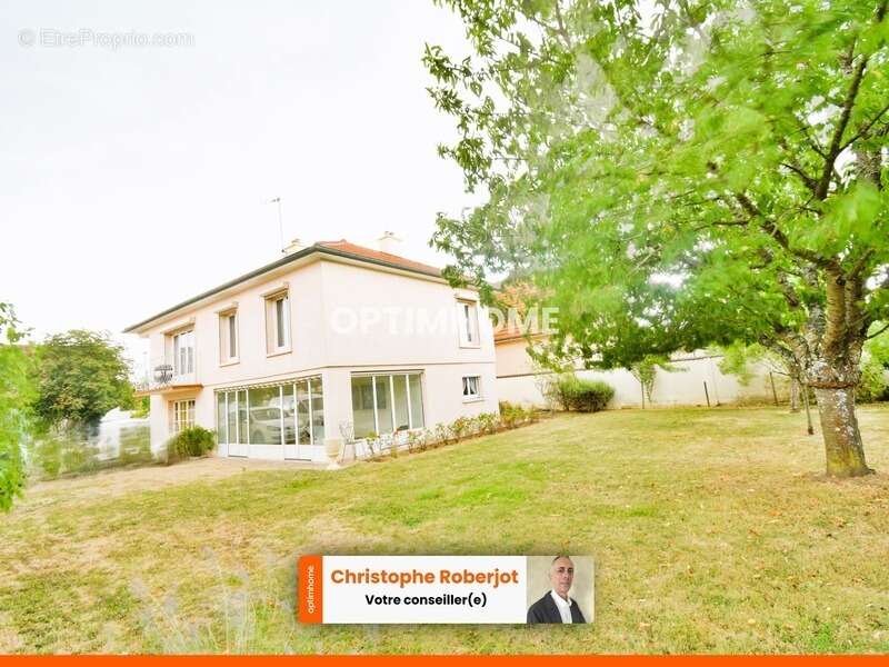 Maison à CHAMPFORGEUIL