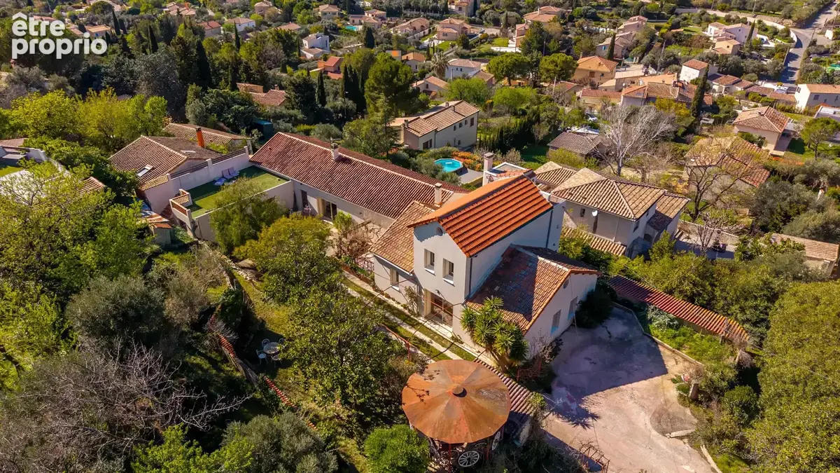 Villa familiale T8 avec beaucoup de charme entre Château-Gombert et Plan-de-Cuques, 240m2 sur 1400m2 de jardin - photo 19