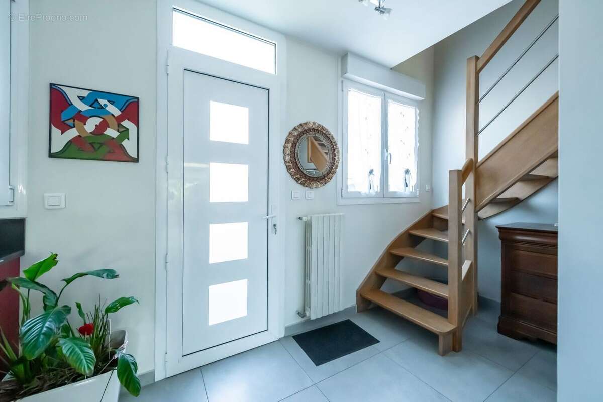 Maison à SAINT-MAUR-DES-FOSSES