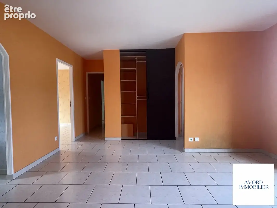Maison 106 m² à Avord  - photo 2