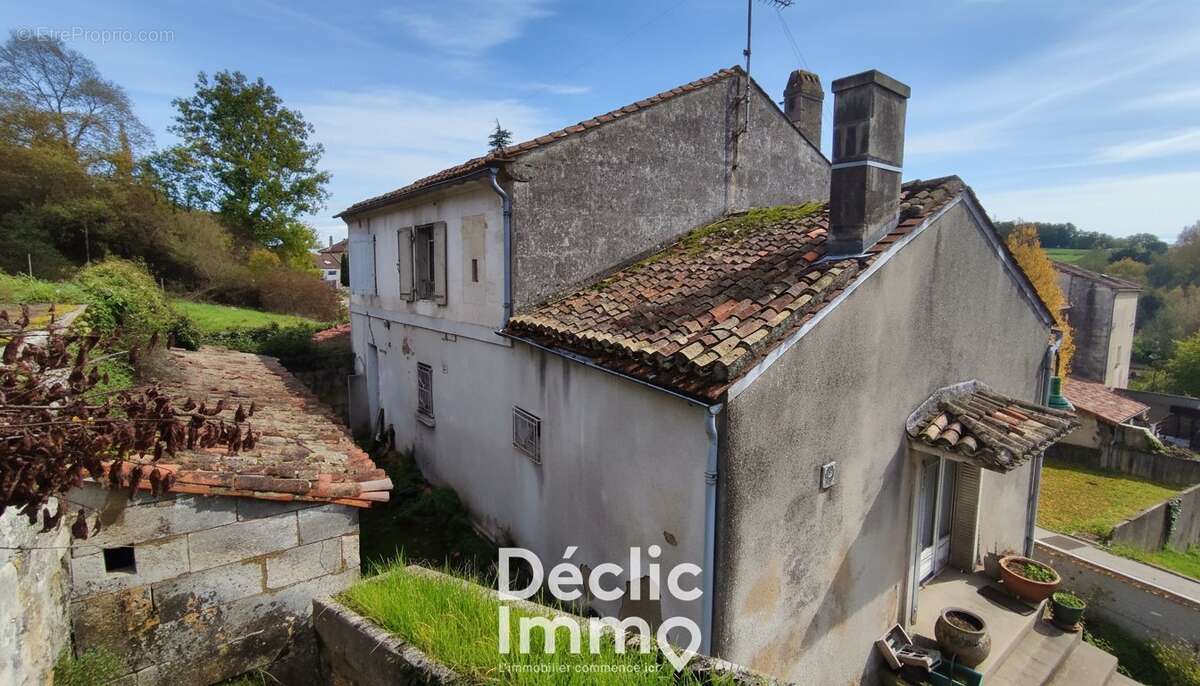 Maison à VOEUIL-ET-GIGET