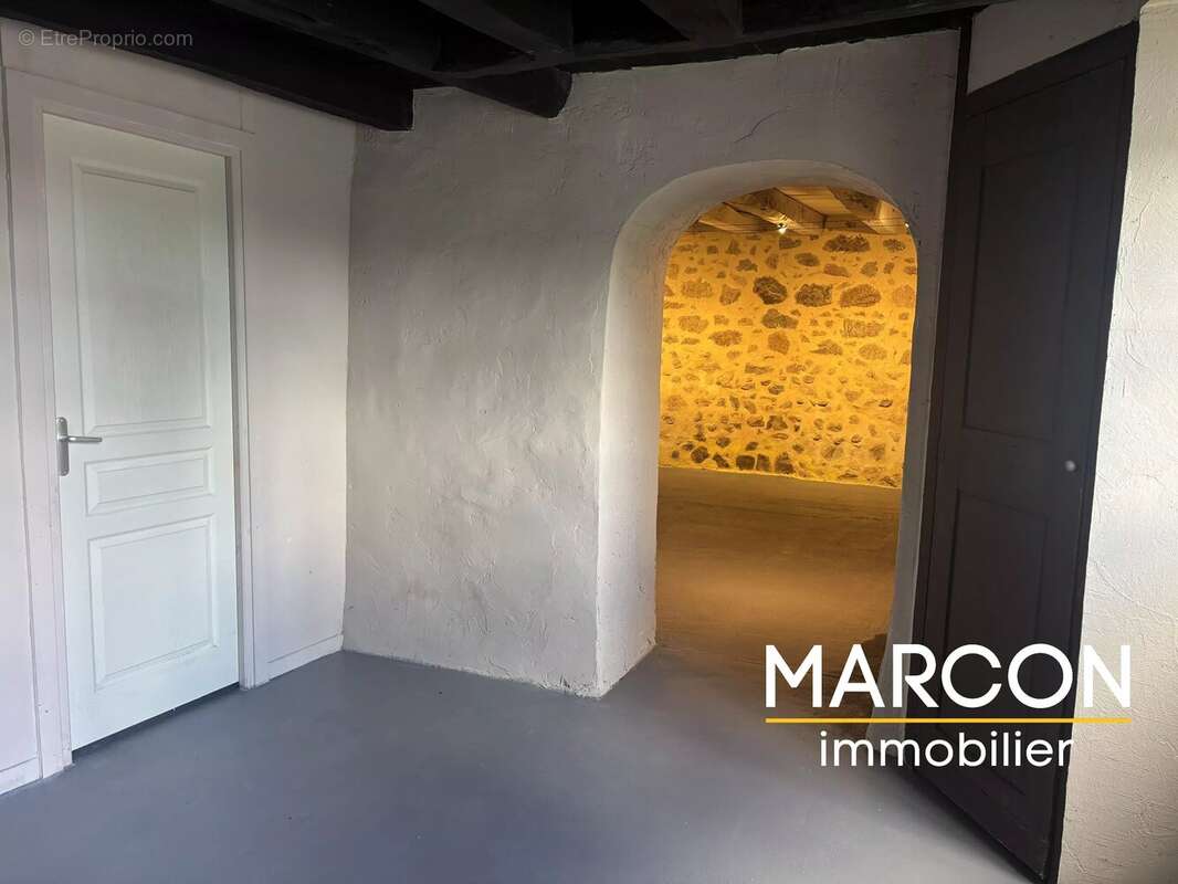 Maison à BENEVENT-L'ABBAYE