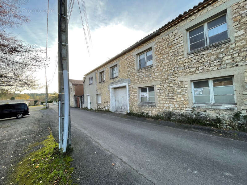 Maison à L'ISLE-D'ESPAGNAC