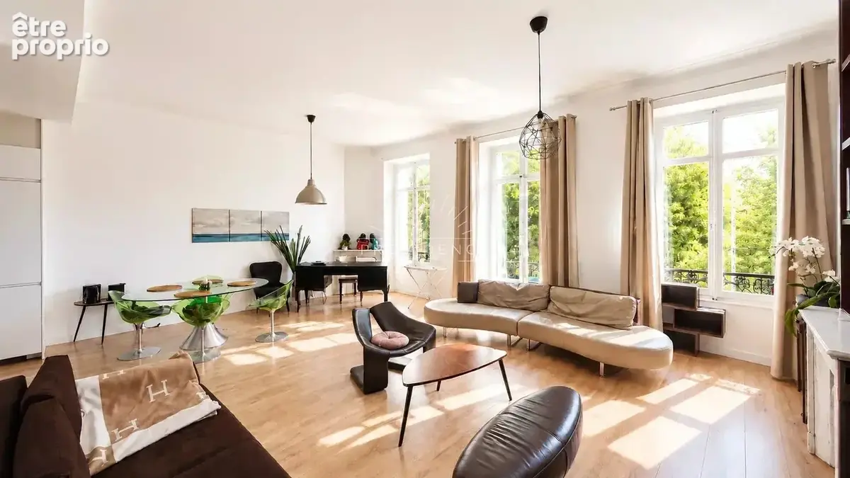 CANNES – Spacieux 3 pièces de 89 m² – Beaux volumes et luminosité - photo 3