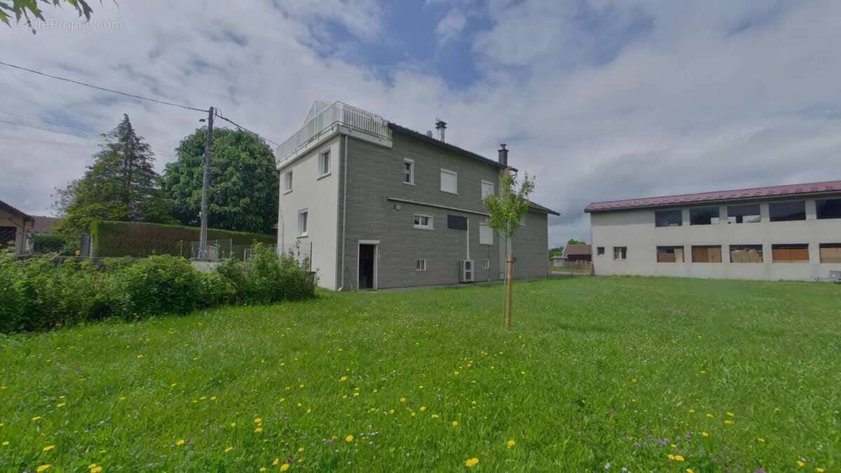 Maison individuelle composée de 3 logements - photo 2