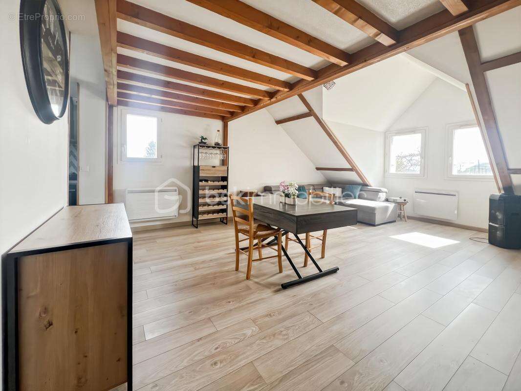 Appartement à ETRECHY