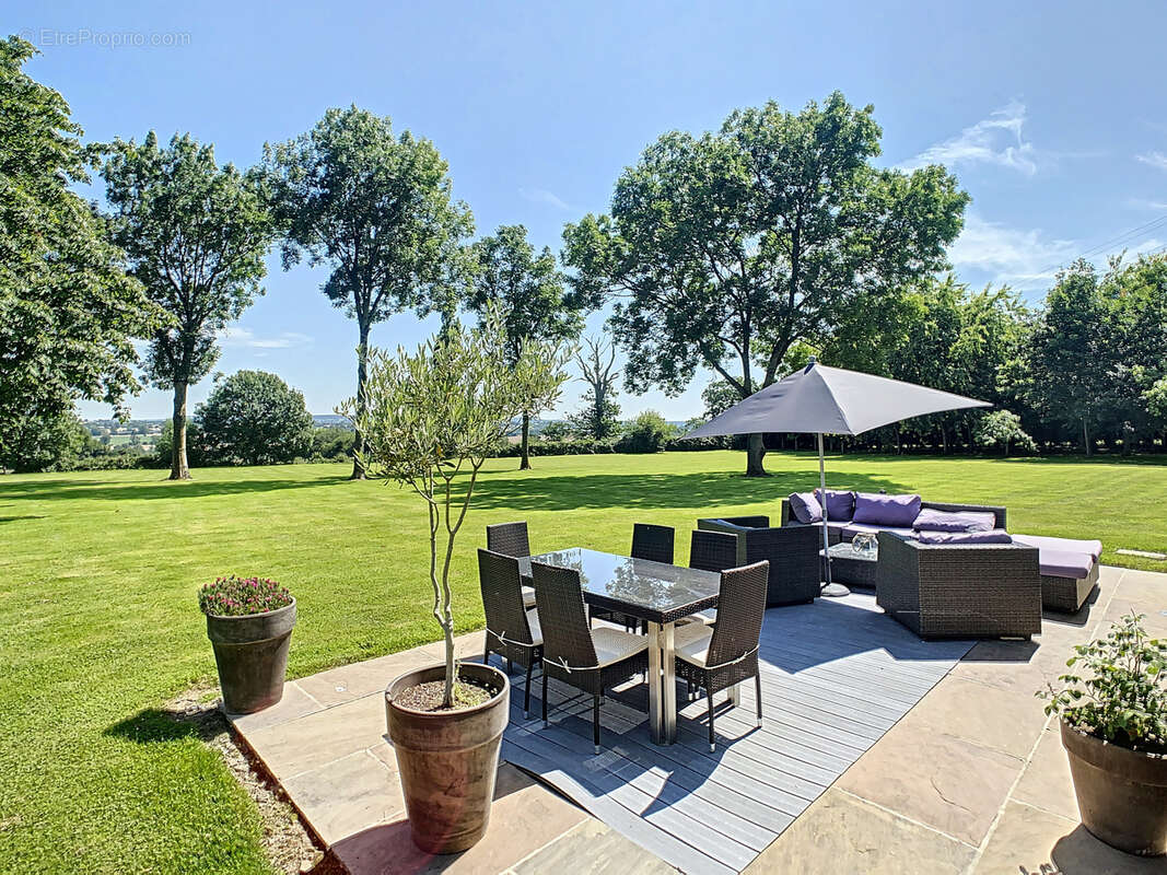 Maison à SAINT-SEVER-CALVADOS