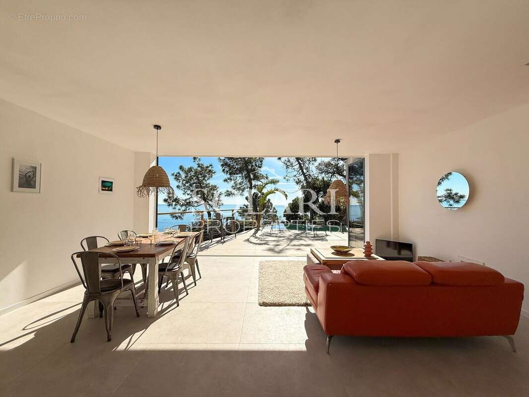 Maison à THEOULE-SUR-MER