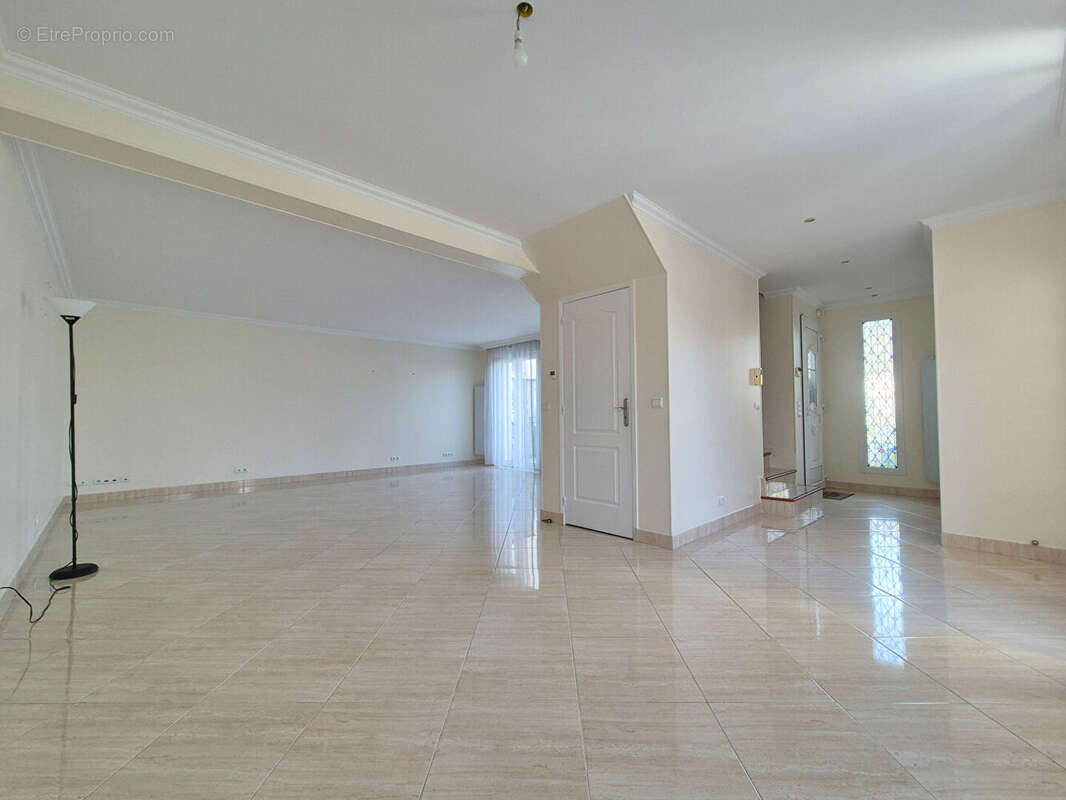 Maison à CARRIERES-SUR-SEINE