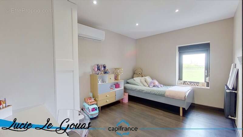 Appartement T6 de 132m² parking, terrasse et cour et local professionnel - photo 8