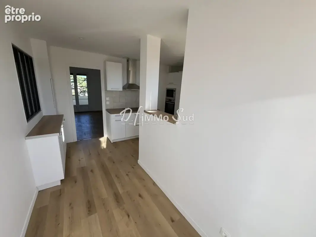 Appartement t4 de 110 m2 - ascenseur - terrasses - cellier - garage - photo 9