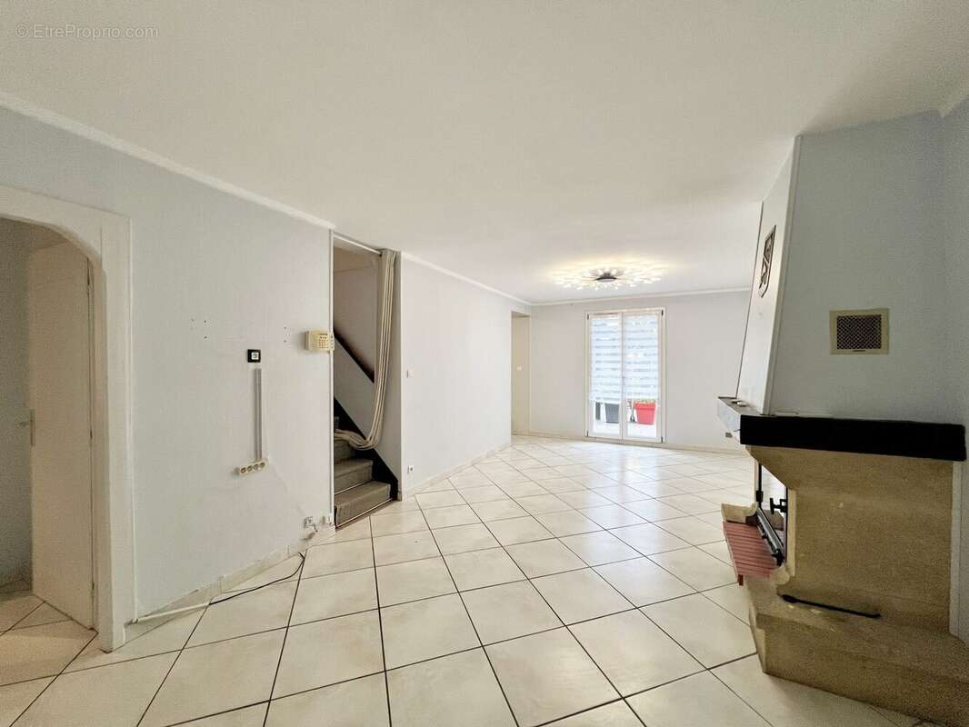 Maison à DECINES-CHARPIEU