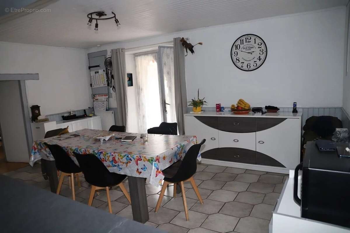 Appartement à VARILHES