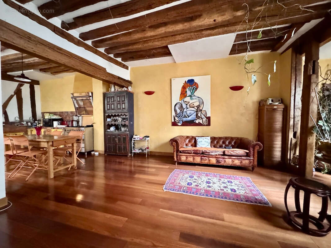 Appartement à PARIS-2E
