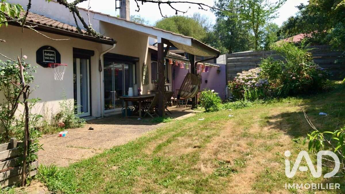 Maison 139 m² à Orthez  - photo 4